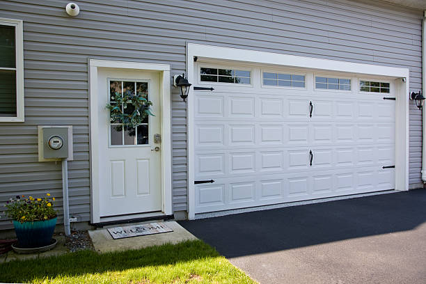 24/7 Emergency Garage Door Panel Replacement experts in Holly Hill, SC